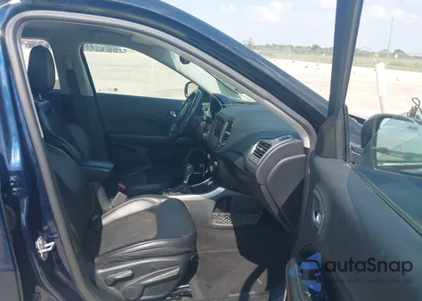 2018 Jeep Compass Latitude Fwd из США, поврежденный, VIN 3C4NJCBB8JT124475